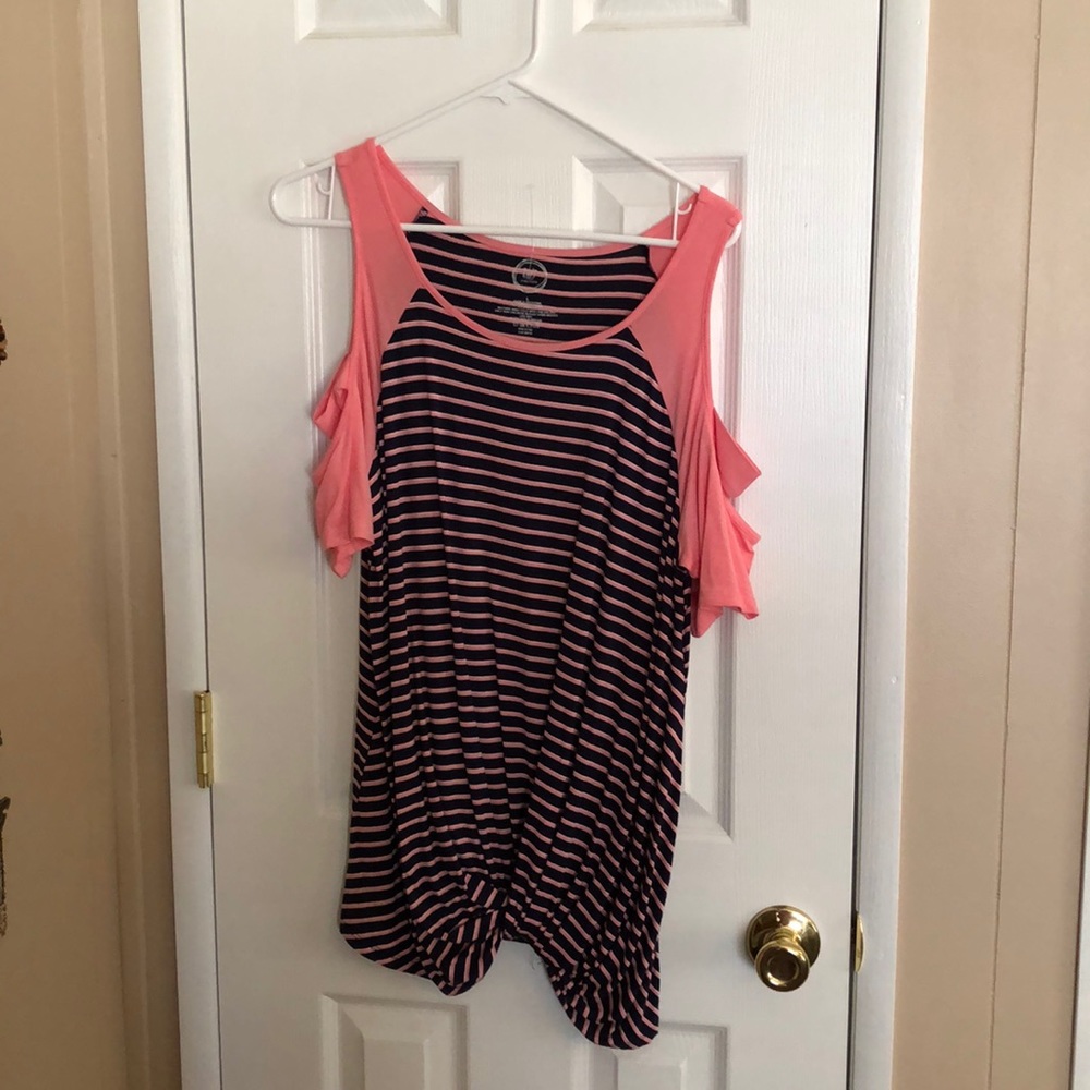 NWOT Cold shoulder striped top